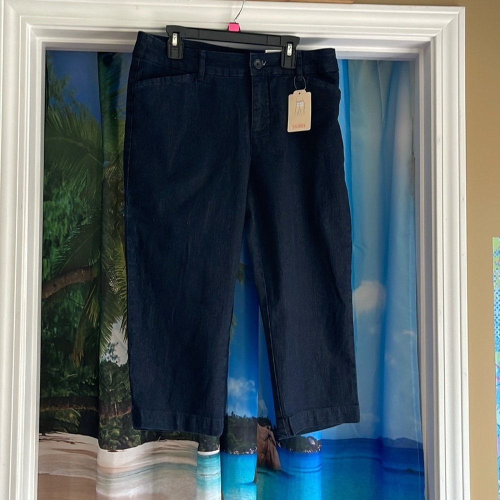 NWT St John’s Bay Capri pants 6